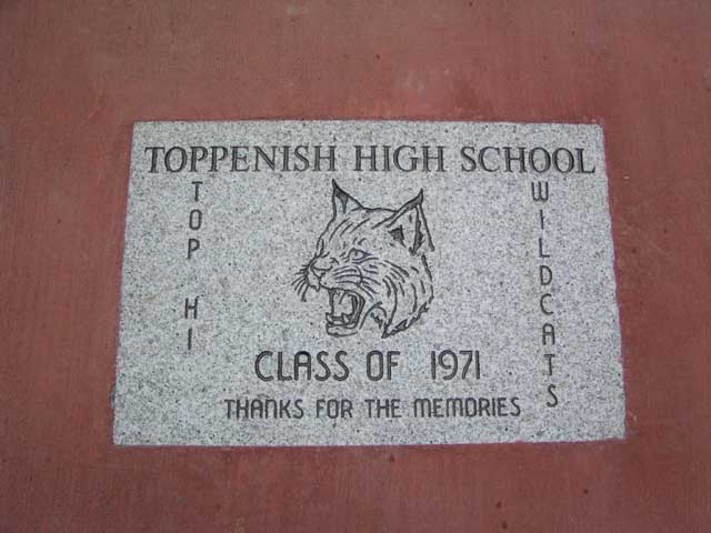 The plaque that the Class of '71 paid for in support of the flag project.